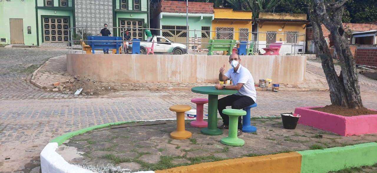 Camacã: Nova praça construída em Leoventura chama atenção dos moradores
